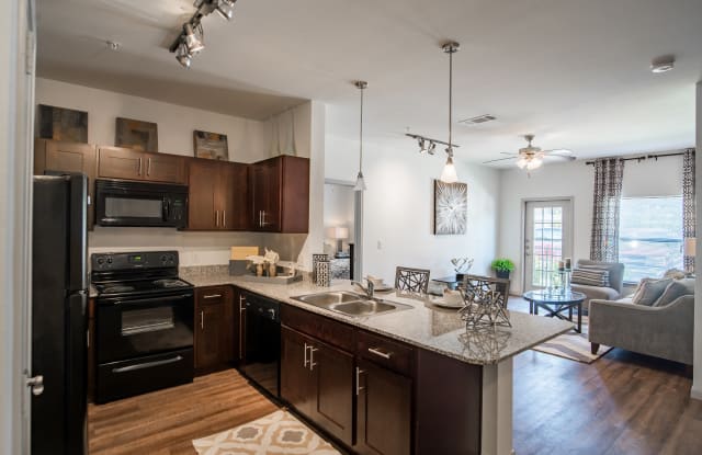 Crenshaw Grand Apartments photos photos