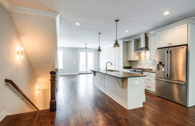 3BR/3.5BA is Right Size, Right Price, and Right Nice at 8th & Wedgewood!!! Gallery 1