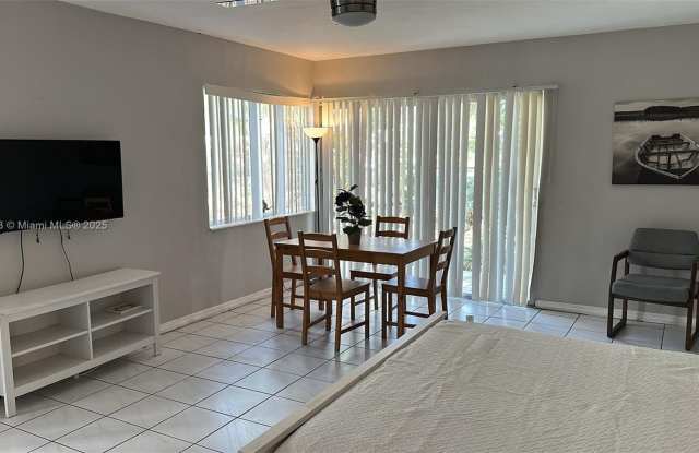 90 Isle Of Venice Dr photos photos