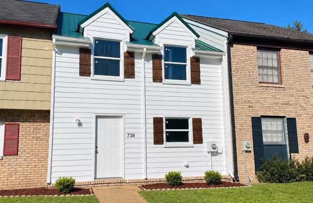 738 CAHABA MANOR TRAIL Gallery 1