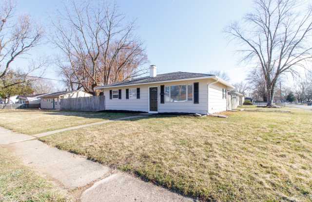 4033 Beauport Road photos photos