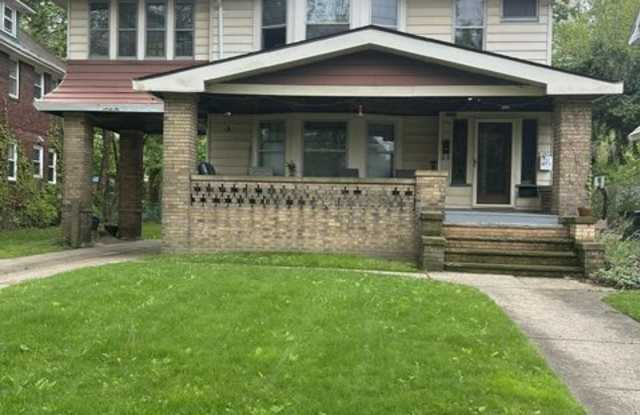 2634 Colchester Road - 2 photos photos