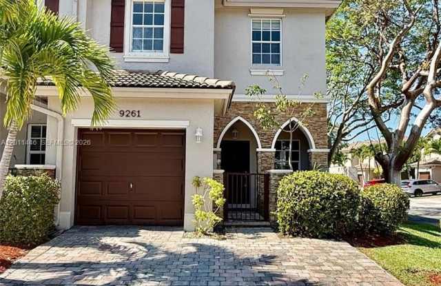 9261 SW 220th Ter photos photos