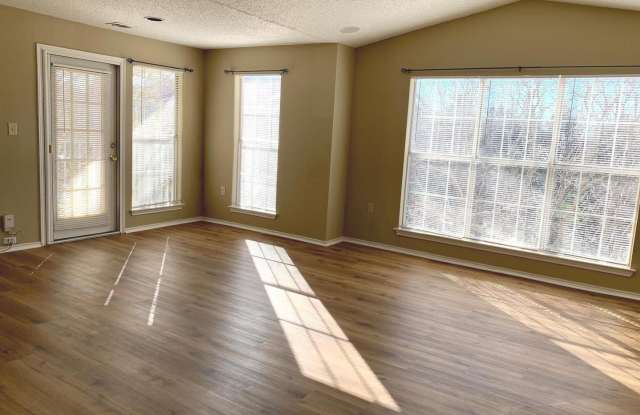 21033 TIMBER RIDGE TER #304 - 21033 Timber Ridge Terrace, Ashburn, VA 20147