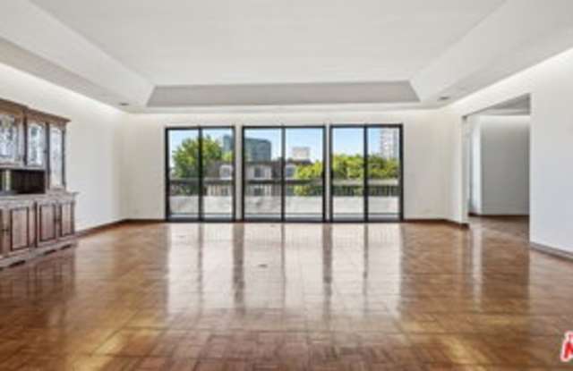 1220 South Roxbury Drive Gallery 4