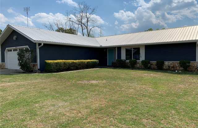 2700 SE 35TH STREET photos photos