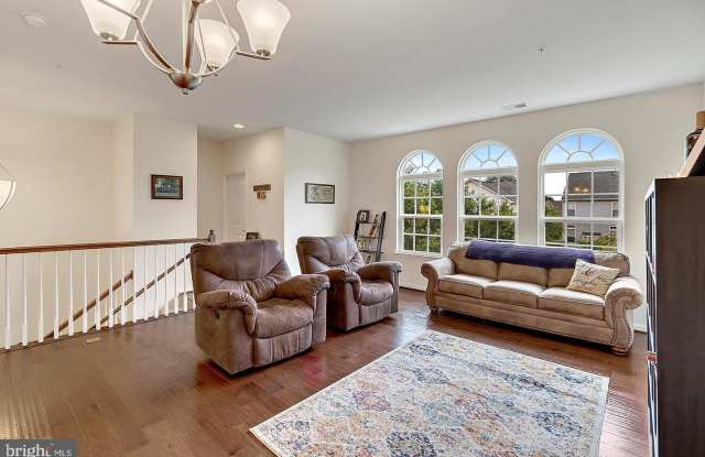 7548 BRUNSON CIRCLE Gallery 2
