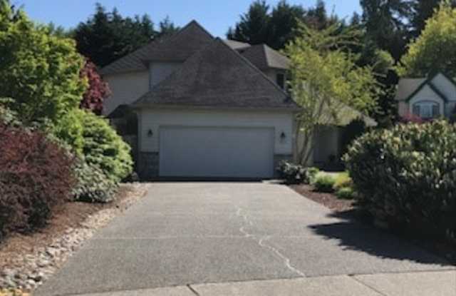 3814 111th St Se - 3814 111th Street Southeast, Eastmont, WA 98208