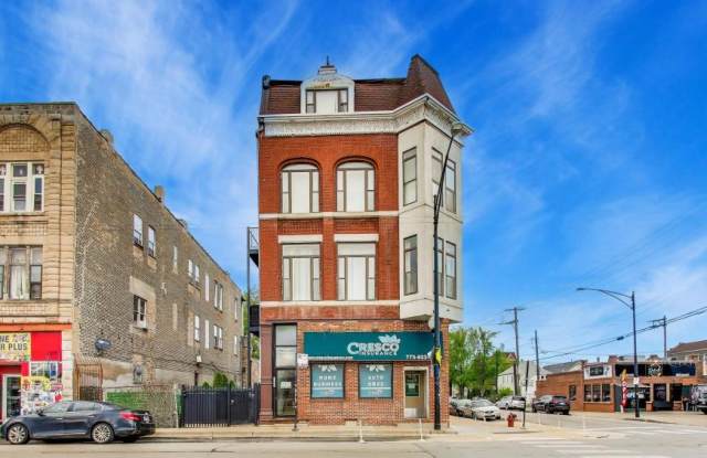 1700 W Cermak photos photos