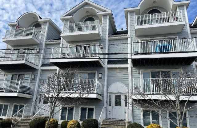 145 Monroe Boulevard photos photos