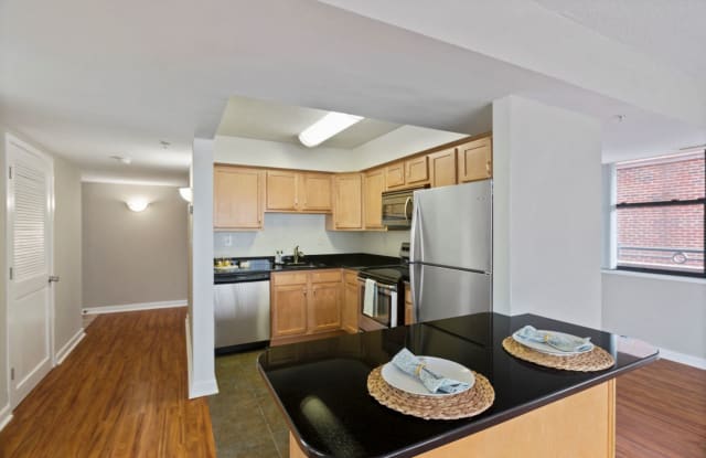 1633 Q Gallery 4