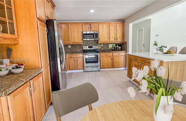 10134 Boca Woods Lane 1034, Boca Raton, FL 33428 - 1824 Gallery 3