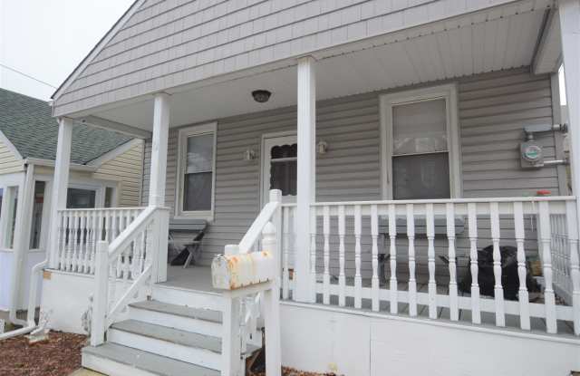 12 Laurel Avenue Gallery 2