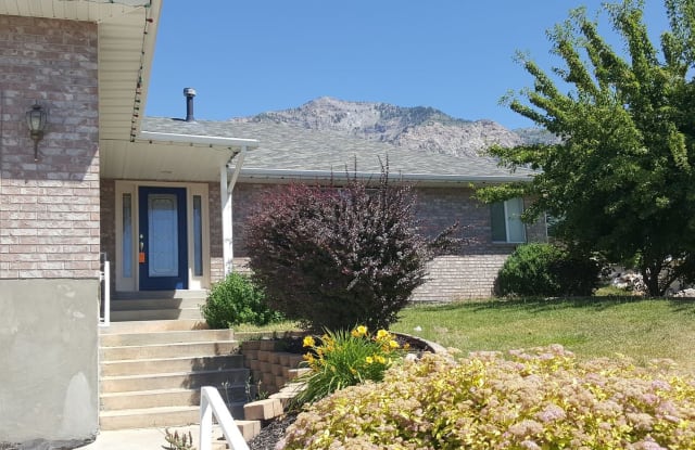 448 E 3600 N - 448 East 3600 North, North Ogden, UT 84414