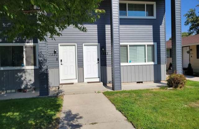 Newly Renovated Townhouse - Pet Friendly!! - 1220 South Security Lane, Boise, ID 83705