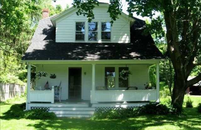 14 New Preston Hill Road photos photos
