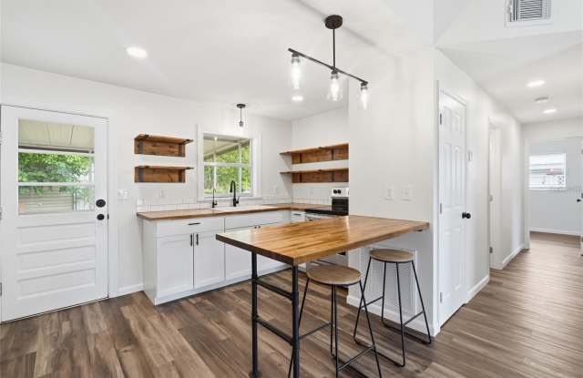 162 BRIDLE Path Gallery 3