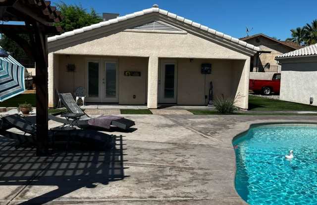 1 Bed 1 Bathroom Casita UTILITIES INCLUDED! photos photos