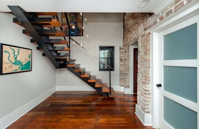 Historical Downtown Charmer- Fully Furnished Gallery 3