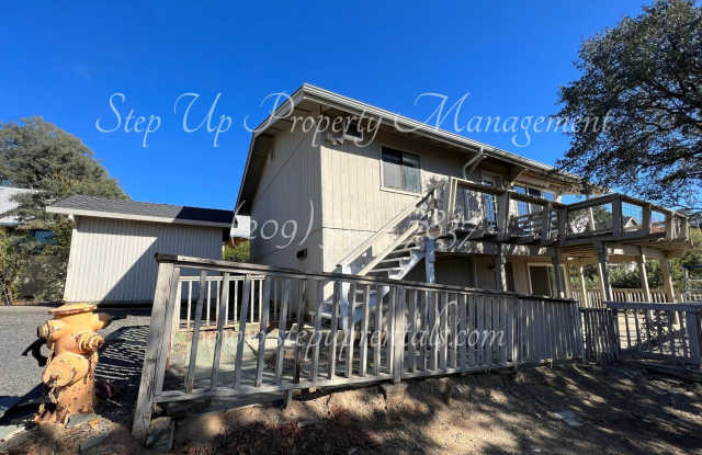 Spacious 3 Bedroom with Solar in Poker Flats Gated Community!! - 485 Indian Hill Road, Copperopolis, CA 95228