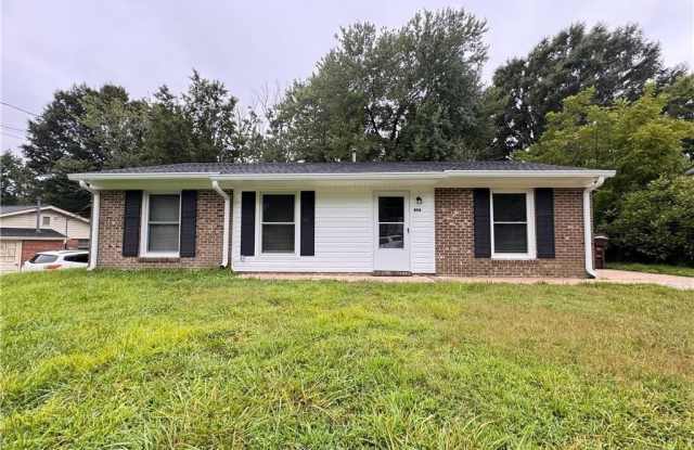 806 Ernest Court photos photos