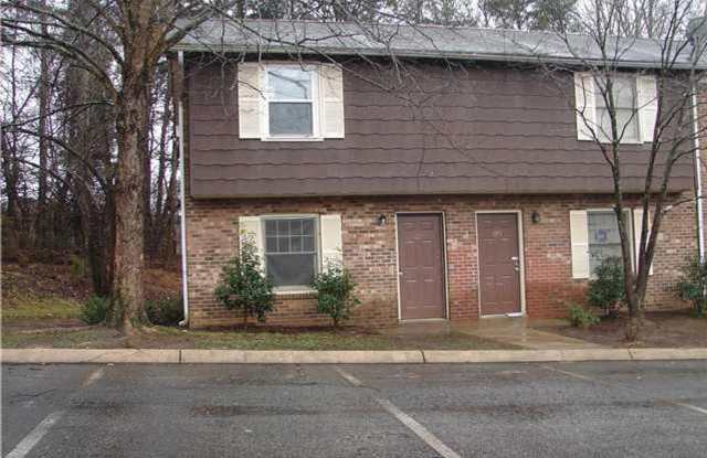 Move-In Ready 2BR/1.5BA End-Unit Townhouse Near Hanes Mall! photos photos