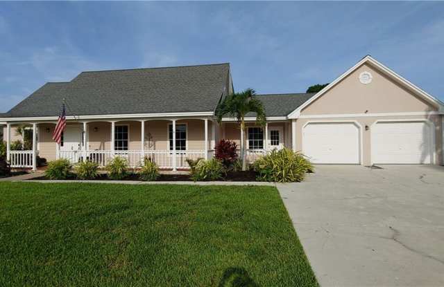 6798 Overlook DR - 6798 Overlook Drive, Cypress Lake, FL 33919