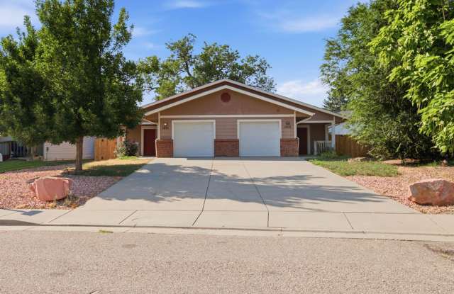 3 Bedroom 1 bath Duplex available in Loveland Gallery 1