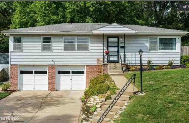 2104 Van Buren St - 2104 Van Buren Street, Bellevue, NE 68005