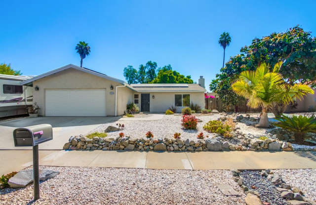 Beautiful 3 Bedroom + Den Home in the Foothills of Vista, Spacious Yard  Solar! photos photos
