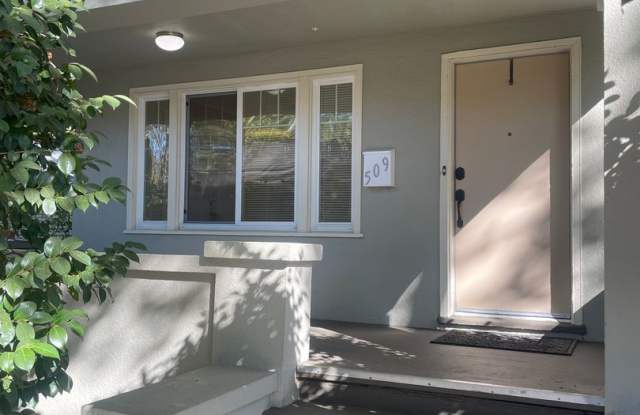 Single Family Home in Midtown w/Garage Gallery 1