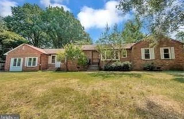 5825 Piedmont Drive - 5825 Piedmont Drive, Rose Hill, VA 22310
