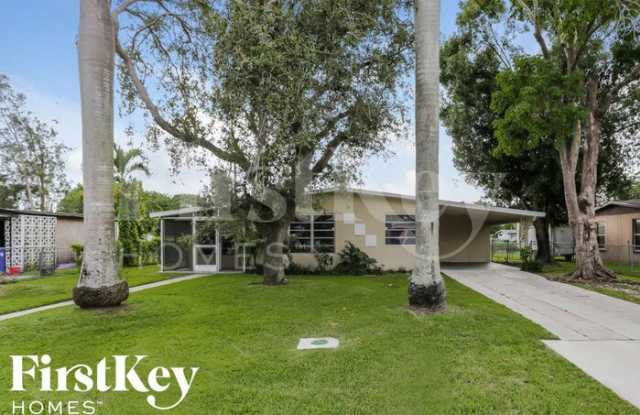 4284 Ellen Avenue - 4284 Ellen Avenue, Fort Myers, FL 33901