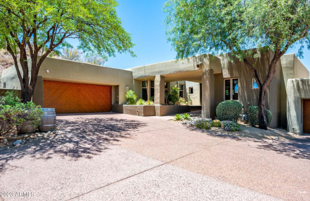 9939 E GRAYTHORN Drive - 9939 East Graythorn Drive, Scottsdale, AZ 85262
