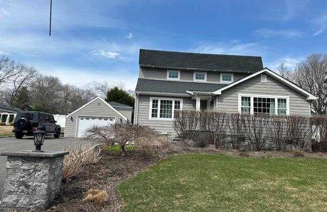 9 Melrose Road - 9 Melrose Road, Dix Hills, NY 11746 9 Melrose Road - 9 Melrose Road, Dix Hills, NY 11746