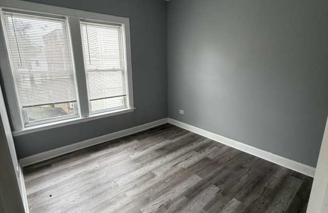 6444 South Eberhart Avenue - 1 Gallery 4