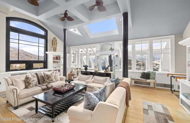 1325 Gateway Road Gallery 3