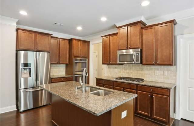 1400 Roswell Manor Circle Gallery 2