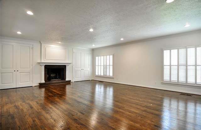 3508 Greenbrier Drive Gallery 4