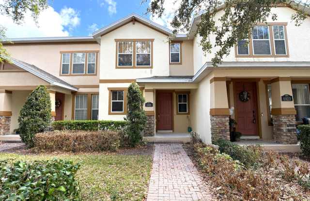 Charming 2-Bedroom, 2.5-Bathroom Townhome Just Minutes from Disney! photos photos