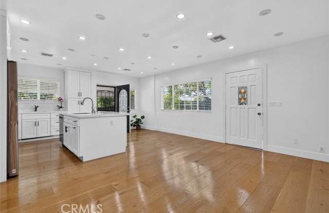 7502 Farmdale Avenue Gallery 3