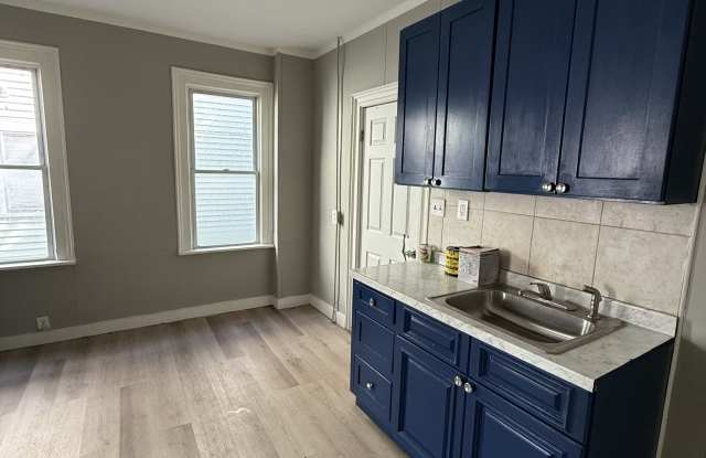 123 Lakeview Avenue - 1 Gallery 4