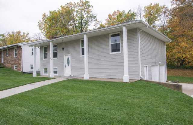 Central Location with a Basement! photos photos