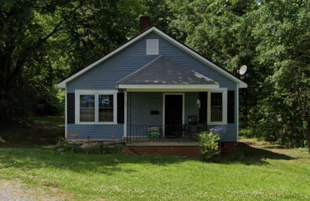 2 Bedrooms, 1 Bathroom - House in North Rome! - 1505 Calhoun Road Northeast, Floyd County, GA 30161
