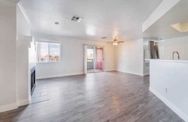 Beautiful fully upgraded 2bd/2ba condo in Boca Park available for immediate move-in! Gallery 4