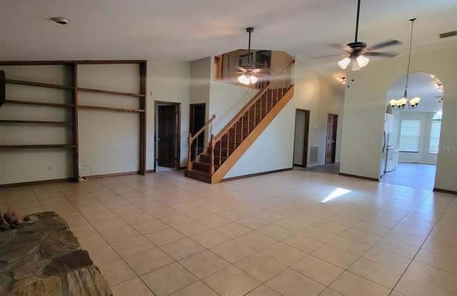 9516 AQUA LANE Gallery 3