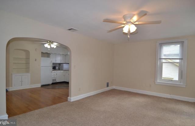 17 W SUMMIT Avenue Gallery 4