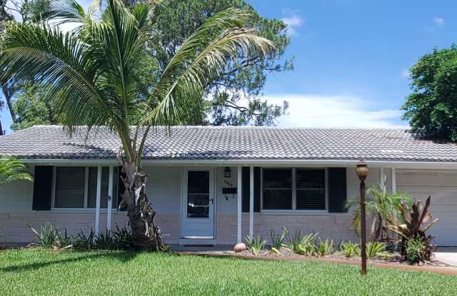 QUIET AND WELL MAINTAINED NEIGHBORHOOD photos photos