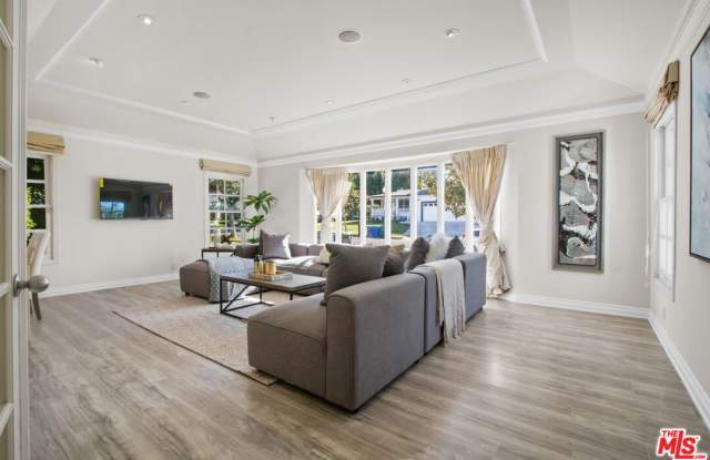 9509 Cresta Dr Gallery 2