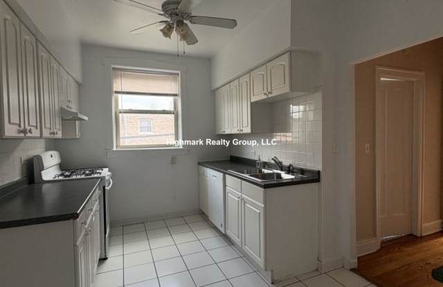 832 Reba Pl. Gallery 4